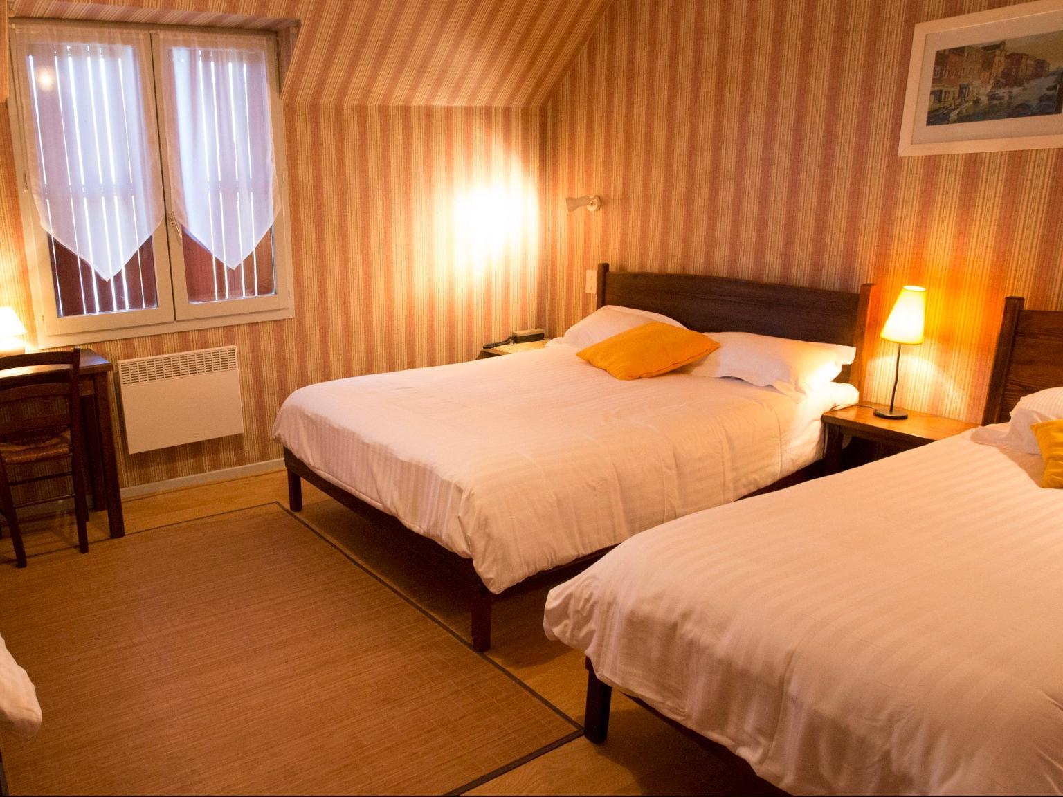 Hotel Logis L'auberge De L'etable 2*